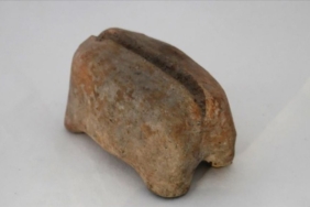 İzmir'deki Ulucak Höyüğü kazılarında 7 bin 700 yılık kil obje bulundu