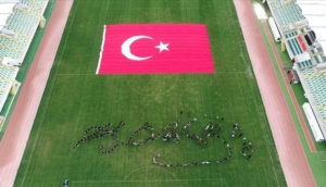 Kırklareli'nde 250 öğrenci, Atatürk'ün imzasının koreografisini oluşturdu