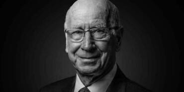 Manchester-United-efsanesi-Sir-Bobby-Charlton,-hayatını-kaybetti!