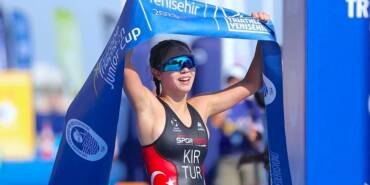 Milli-triatlet-Selinay-Tuğçe-Kır,-Avrupa-Triatlon-Kupası'nda-altın-madalya-kazandı
