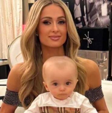 Paris-Hilton,-8-aylık-bebeğiyle-ilk-kez-poz-verdi