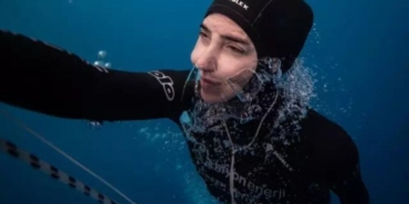 Şahika Ercümen, Cumhuriyet'in 100. yılında 106 metreye dalarak dünya rekoru kırdı