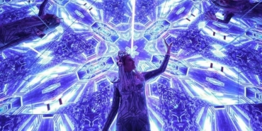 Ziyaretçileri farklı bir boyuta taşıyor Digiverse Dijital Evren Deneyimi Gösteri Merkezi Genel Müdürü Feride Uygur, AA muhabirine, merkezin sanat, teknoloji ve eğlenceyi harmanlayan ilk ve tek sa