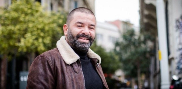 Ceyda Düvenci ile 8 yıllık evliliğini bitirmişti! Bülent Şakrak yeni imajıyla sosyal medyayı salladı