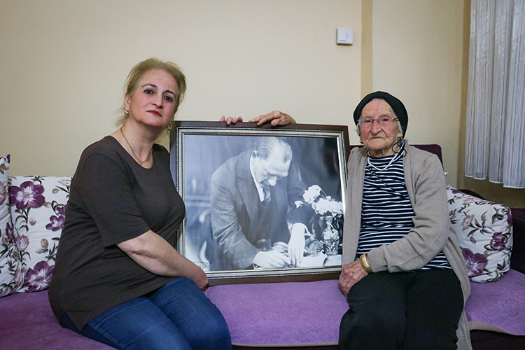 "Huriye nine" Atatürk'ü gördüğü günü unutamıyor