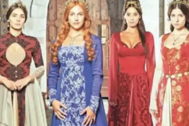 Muhteşem Yüzyıl'in yıldızları bir araya geldi! O kareye yorum yağdı