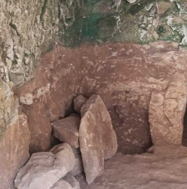 Adıyaman'da kaçak kazılarda 1900 yıllık oda mezarı bulundu 8 Adıyaman'da-kaçak-kazılarda-1900-yıllık-oda-mezarı-bulundu