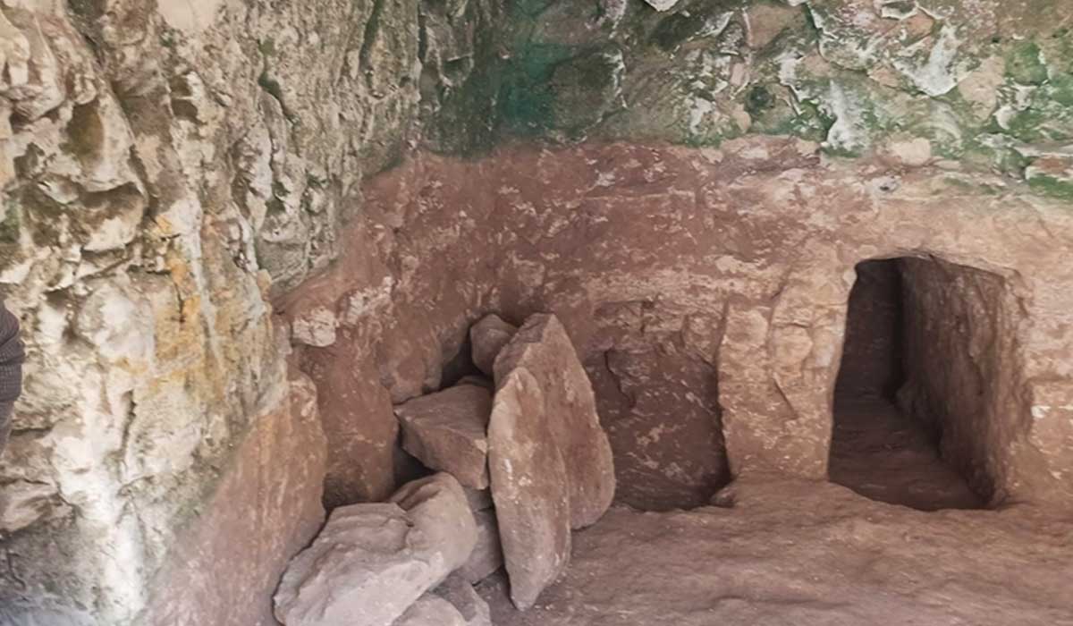 Adıyaman'da kaçak kazılarda 1900 yıllık oda mezarı bulundu 5 Adıyaman'da-kaçak-kazılarda-1900-yıllık-oda-mezarı-bulundu