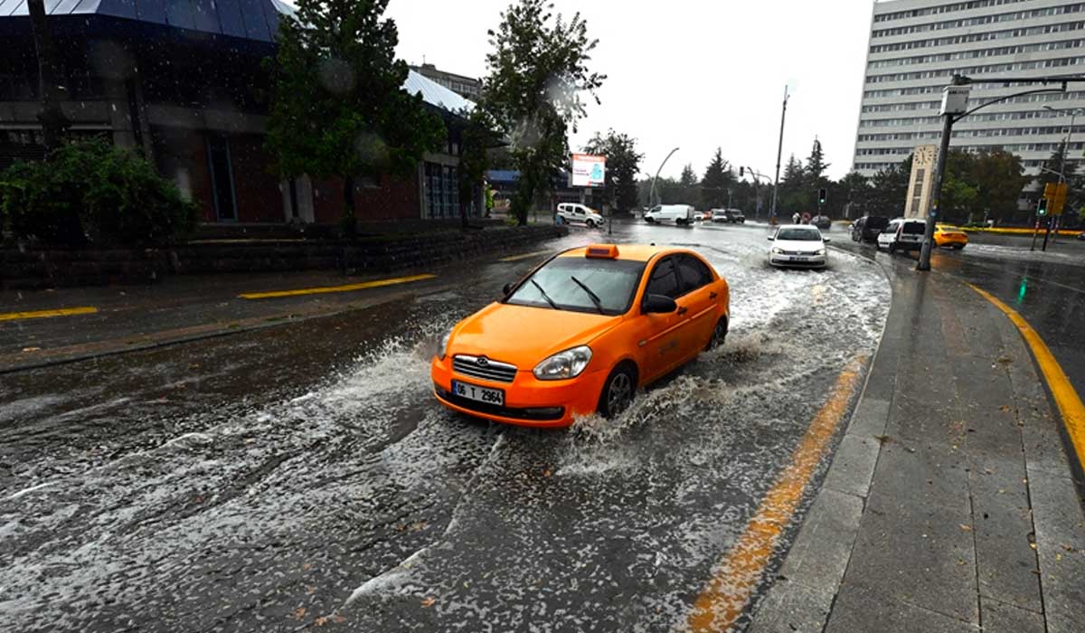 Ankara Valiliğinden uyarı: Sağanak ve kuvvetli fırtına geliyor!