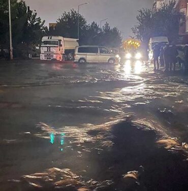 Batman'da sel sularına kapılan kadın hayatını kaybetti 8 Batman'da-sel-sularına-kapılan-kadın-hayatını-kaybetti