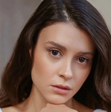 Yalı Çapkını'nın Pelin'i Buçe Buse Kahraman gizemli sevgilisinin yüzünü ilk kez paylaştı! "Enişte çok şanslı" 3 Buçe Buse Kahraman