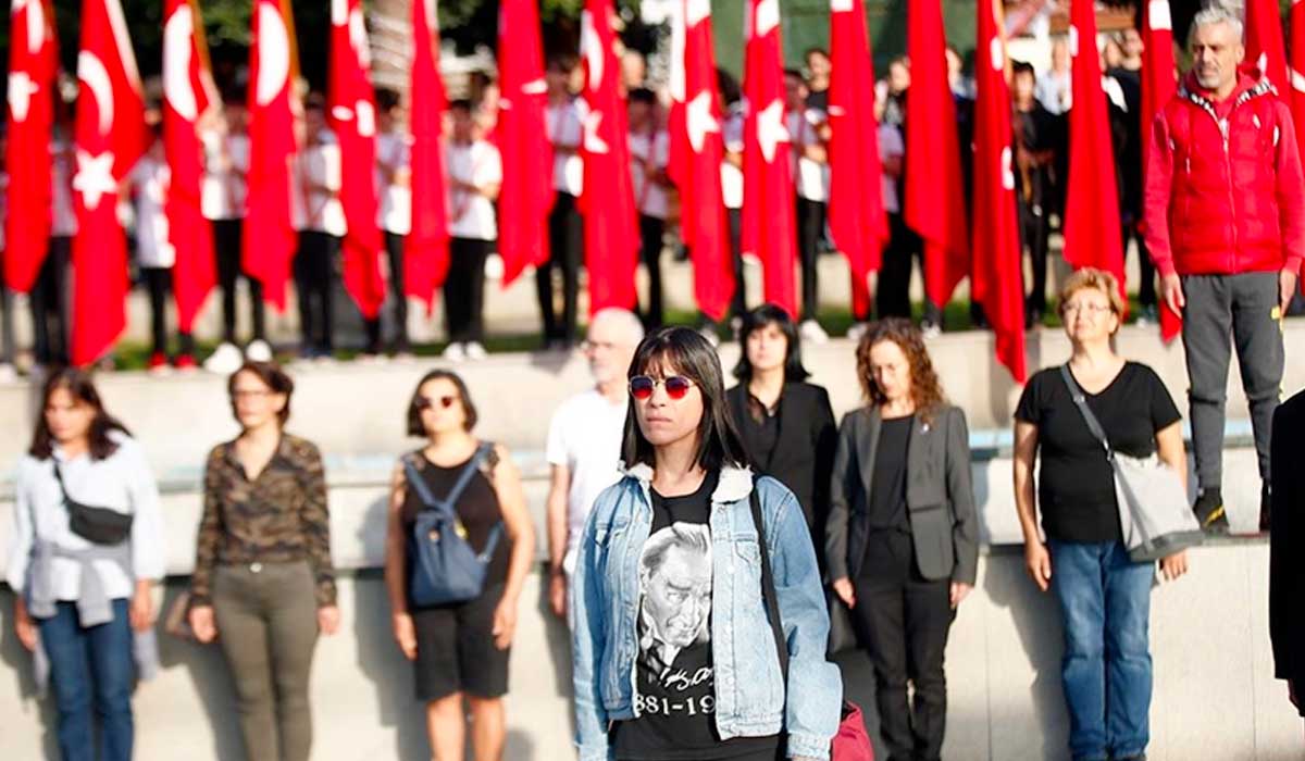 Büyük Önder Atatürk'ü anıyoruz 4 Büyük-Önder-Atatürk'ü-anıyoruz