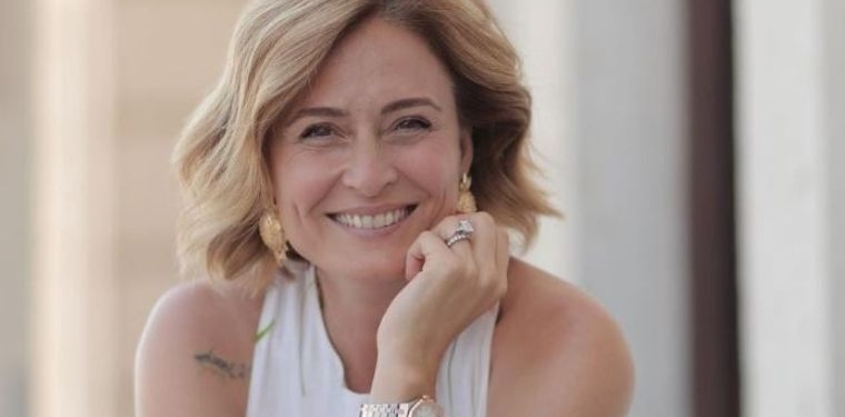 Ceyda Düvenci paylaştı yeni aşkı Güçlü Mete dayanamadı! "Aşk yaradı" yorumları 6 Ceyda Düvenci'nin babası bakın kim çıktı! Meğer hepimiz tanıyormuşuz