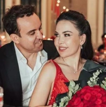 Fenomenler dosyasında flaş gelişme! Özlem Öz ve Tayyar Öz çiftinin şirketine atanan kayyım intihar etti! Bıraktığı not dikkat çekti 3 Feyza Altun, Dilan Polat'ı taklit ettiği söylenen o fenomeni işaret etti! Özlem Öz ve Tayyar Öz iddiaları gündemde