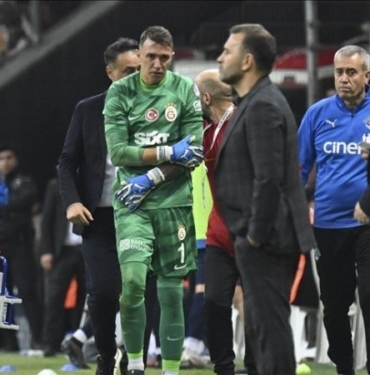 Galatasaray Kulüp Doktoru Yener İnce'den Muslera açıklaması 7 Galatasaray Kulüp Doktoru Yener İnce'den Muslera açıklaması