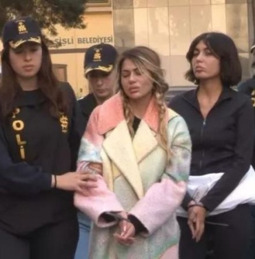 Görüntüler gündem olmuştu! Nihal Candan sır gibi saklıyordu, evliliğin sırrı çözüldü 5 Gözaltına alınan Nihal Candan ve Bahar Candan'ın yüz ifadeleri dikkat çekti! Sosyal medyadan yorum yağdı