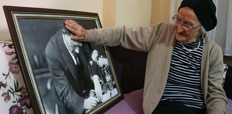 "Huriye nine" Atatürk'ü gördüğü günü unutamıyor 6 Huriye nine Atatürk'ü gördüğü günü unutamıyor
