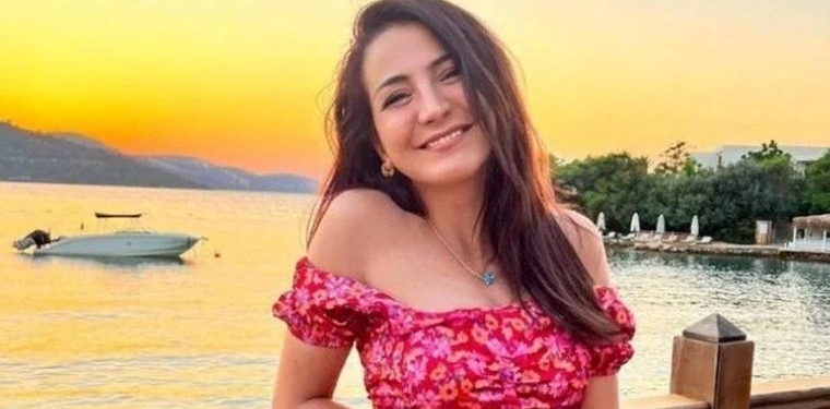 Yaşamını yitiren fenomen Ayşenur Parlak'ın eşine yazdığı 'son mesaj' ortaya çıktı 6 Kansere karşı verdiği mücadeleyle örnek olmuştu! Fenomen Ayşenur Parlak'tan acı haber geldi