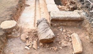 Mersin'deki Anemurium Antik Kenti'nde kadın heykeli bulundu