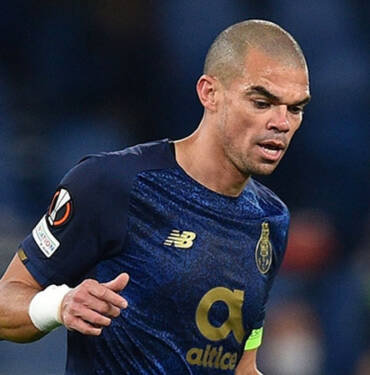 Pepe, UEFA Şampiyonlar Ligi tarihinin gol atan en yaşlı futbolcusu oldu 10 Pepe,-UEFA-Şampiyonlar-Ligi-tarihinin-gol-atan-en-yaşlı-futbolcusu-oldu