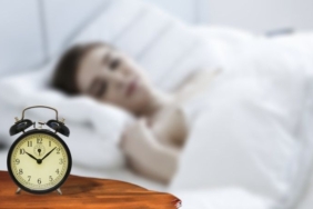 Başucumuzdaki büyük tehlike: Alarm sesine uyanmak kalp krizine neden olabilir 8 Sabahları ertelenen alarmın şaşırtıcı faydaları Daha fazla enerji, daha az stres...