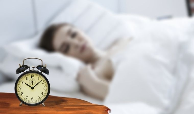 Sabahları ertelenen alarmın şaşırtıcı faydaları: Daha fazla enerji, daha az stres...