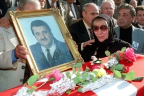 Sanat kariyeri boyunca 500'den fazla ödül alan usta bestekar Yıldırım Gürses