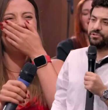 Konuşanlar'da bomba anlar... Sevgilisini bir kadınla çıplak şekilde bastı! 2 Sevgilisini-bir-kadınla-çıplak-şekilde-bastı!