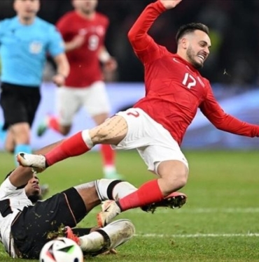 Türkiye’nin Almanya’yı evinde 3-2 mağlup ettiği karşılaşma Alman basınında 10 Türkiye’nin Almanya’yı evinde 3-2 mağlup ettiği karşılaşma Alman basınında