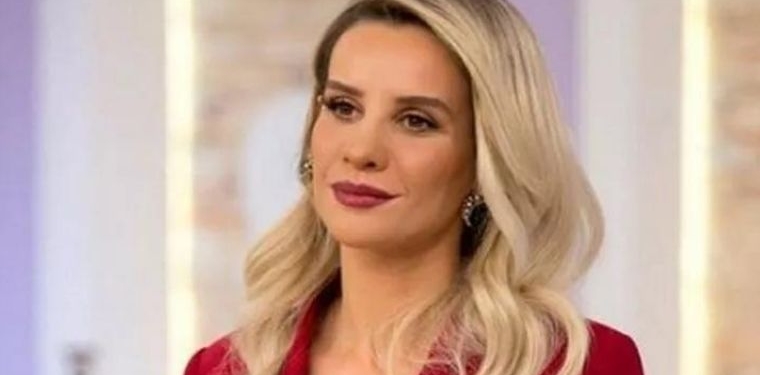 Esra Erol’da şaşırtan olay! Çocuklarını pilavcıya bırakıp sevgilisine kaçtı! "Köpekler bile senden daha iyi annelik yapıyor!" 1 esra erol