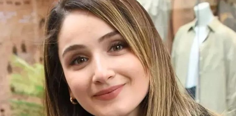 Gökçe Akyıldız’ın dünyaevine giren kız kardeşiyle benzerliği çok şaşırttı! Bakın hangi dizide oynamış