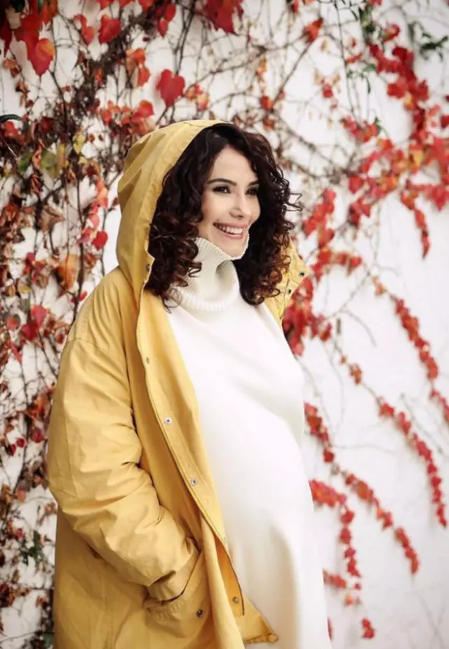 Anne olmak için gün sayıyor! Songül Öden'den karnı burnunda poz