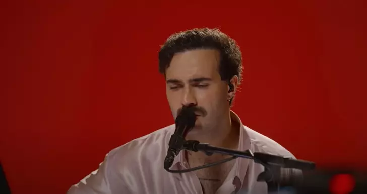 Serenay Sarıkaya ve Mert Demir aşk mı yaşıyor? Bomba iddia! 4 Serenay Sarıkaya ve Mert Demir aşk mı yaşıyor? Bomba iddia!