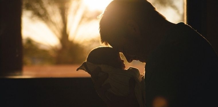 Doğum sonrası babalarda da depresyon gözlenebiliyor