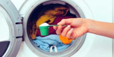 Çamaşırlarınızın-daha-temiz-çıkmasını-sağlayan-yöntem...-Deterjan-gözüne-1-kaşık-eklemeniz-yeterli!