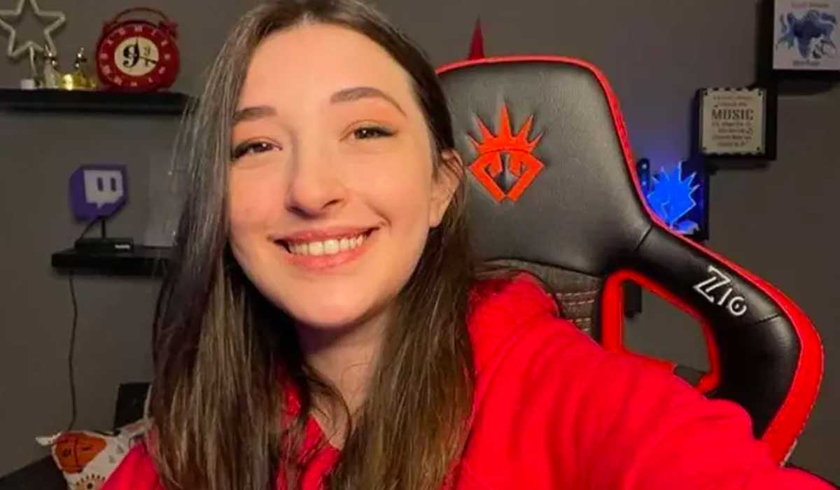 Twitch-yayıncısı-'Pqueen'-Pelin-Baynazoğlu