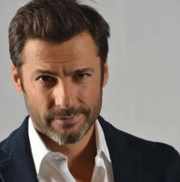 Kızılcık Şerbeti'nin Ömer’i Barış Kılıç'ın 16 yıllık eşini görenler hayran kaldı! ''Ne şanslı adamsın'' 8 barış kılıç