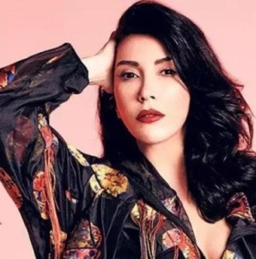 hande yener