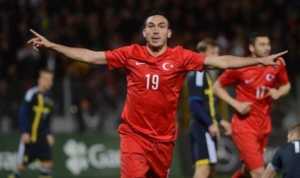Eski milli futbolcu Mevlüt Erdinç'ten eşine 'şantaj' suçlaması: 'Çocuklarımı göstermiyorlar'