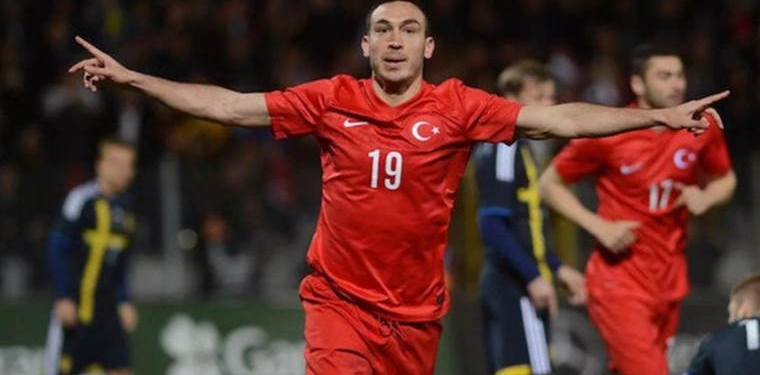 Eski milli futbolcu Mevlüt Erdinç’ten eşine ‘şantaj’ suçlaması: ‘Çocuklarımı göstermiyorlar’