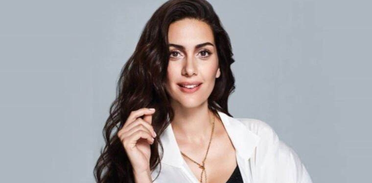 Tepki çekmişti: Bergüzar Korel’den Kuran paylaşımı açıklaması