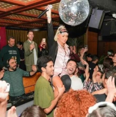 Yonca Evcimik'in pijama partisindeki fotoğraflar gündem oldu 9 kapak_135316