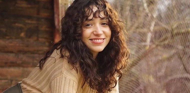 Zeynep Bastık spor taytıyla ayna karşısına geçti! Kaslarını böyle gösterdi