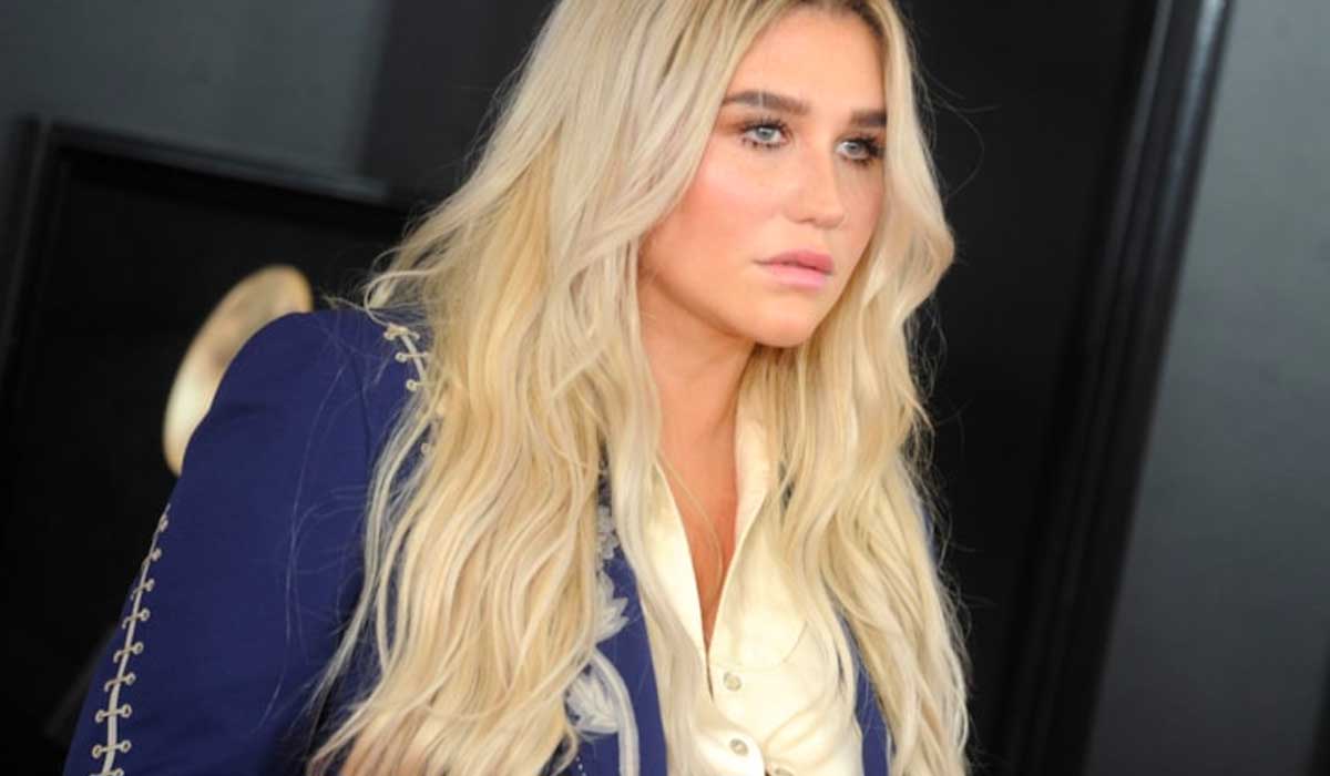 ABD'li-ünlü-şarkıcı-Kesha’nın-banyo-selfie’si-gündem-oldu