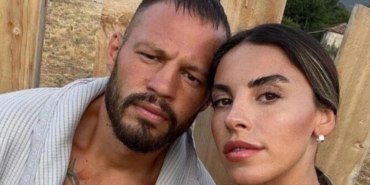 Avatar Atakan boks dersi verdiği karısını tek yumrukla yere serdi! Karısının tepkisi çok konuşuldu