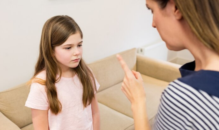 Uzmanlardan uyarı: Çocuğunuza bu 5 cümleyi söylemeyin!