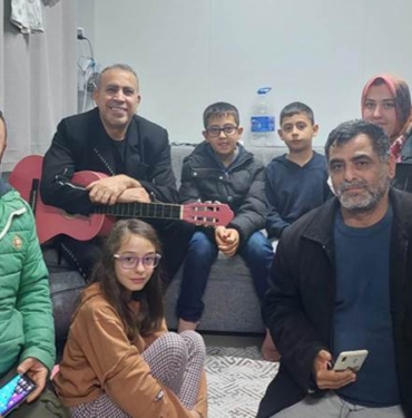 Haluk Levent yeni yıla Hatay'da konteyner kentte girdi 10 kapak_093738