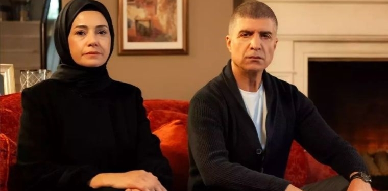 Kızıl Goncalar’da çok konuşulan sahne: Jeffrey Epstein ayrıntısı dikkat çekti