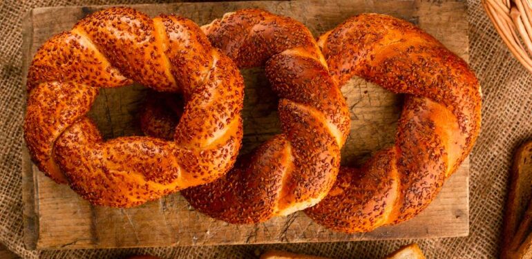 Siz de usta bir şef olun! Evde simit yapmanın püf noktaları… Adım adım ev yapımı simit tarifi!