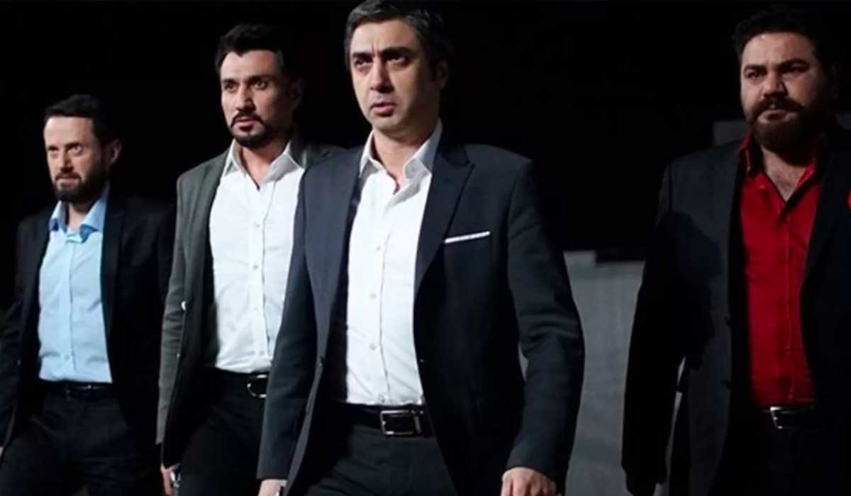 Kurtlar Vadisi'nin yeni dizisi 'Kurtlar Vadisi Kaos' geliyor 4 Kurtlar-Vadisi'nin-yeni-dizisi-'Kurtlar-Vadisi-Kaos'-geliyor